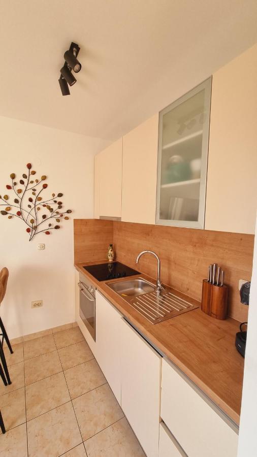 Apartmani Palma Novalja Exterior photo