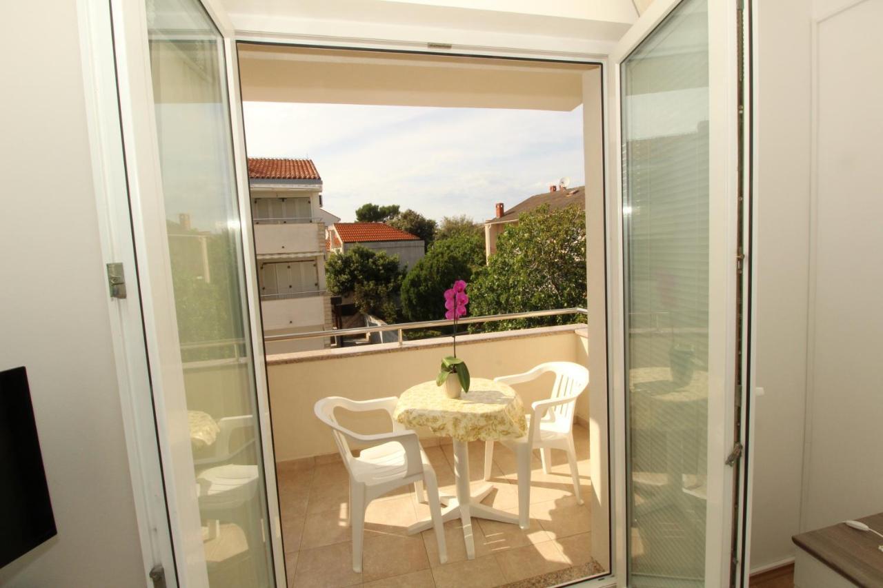 Apartmani Palma Novalja Exterior photo