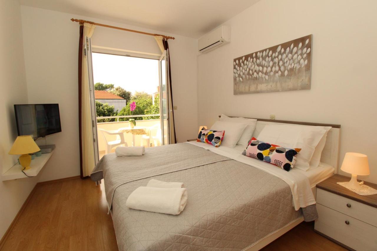 Apartmani Palma Novalja Exterior photo